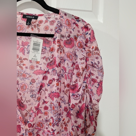 NWT Torrid Pink Floral Chiffon Ruched Sleeve Kimono in Size 2 (18/20) - Picture 6 of 15